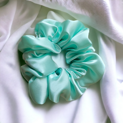 CHOUCHOU EN CREPE DE SATIN VERT D'EAU